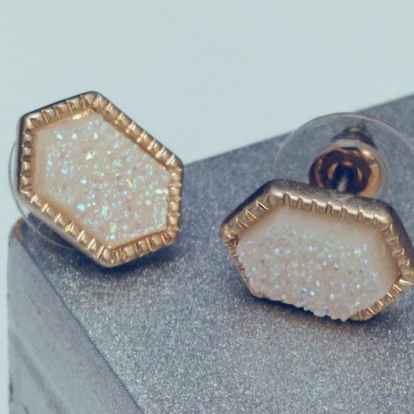 California Distributor Jewelry - NWOT | earring bright and sparkle